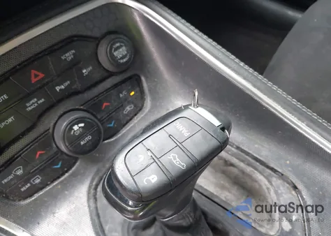 2018 Dodge Challenger T/A Plus z USA, uszkodzony, nr VIN 2C3CDZBT6JH215459